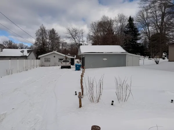 $205,000 | 520 West Jessie Road, Sanford, MI 48657