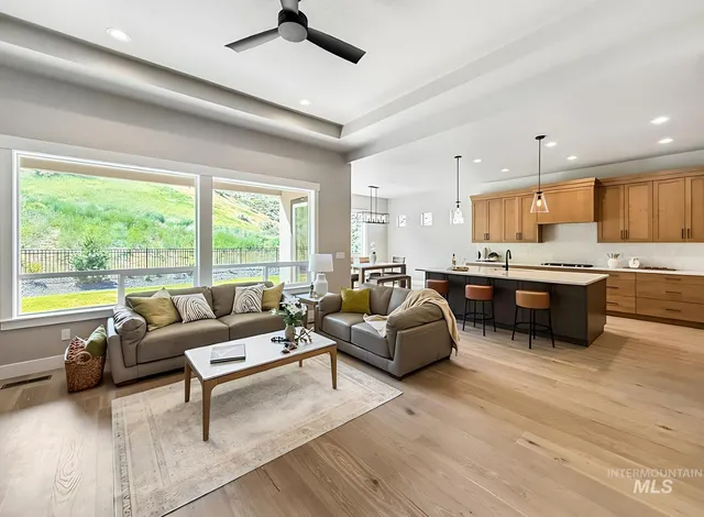 $1,097,800 | 20042 North Swire Grn Way, Unit 459, Boise, ID 83714