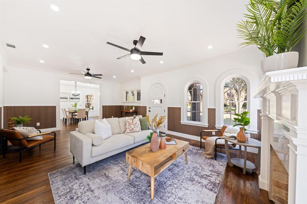 713 Ridgeway Street Dallas, TX 75214 - Photo 2 of 29 a living room with furniture