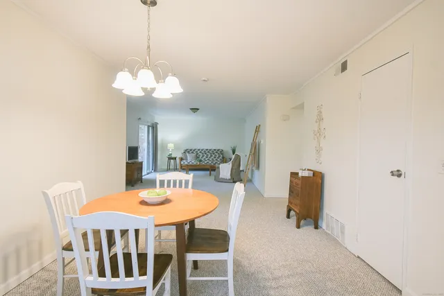 $175,000 | 4 Georgetown Drive, Unit A, Enfield, CT 06082