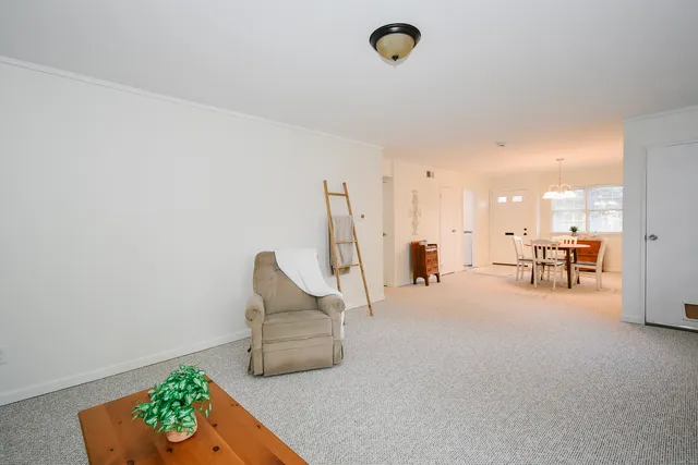 $175,000 | 4 Georgetown Drive, Unit A, Enfield, CT 06082