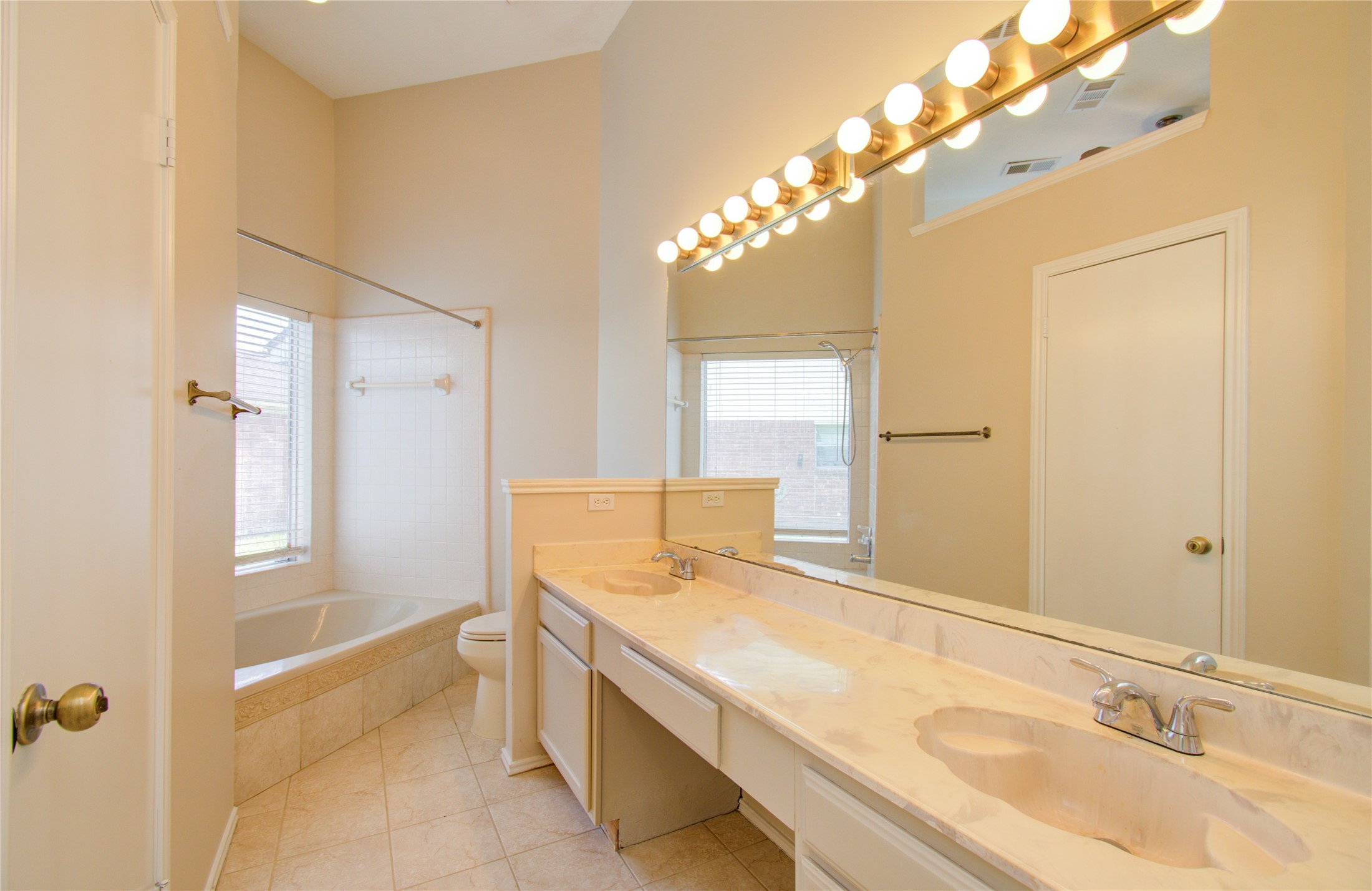 11810 Stone Bridge Drive Houston, TX 77064 - Photo 17 of 28