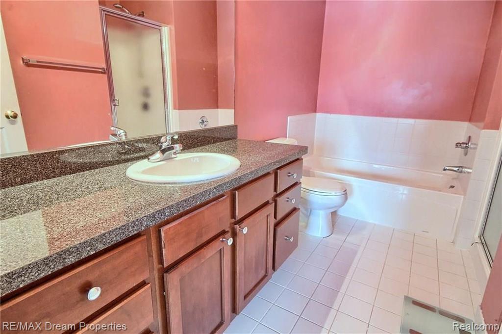 41584 Hamlet Lane Novi, MI 48375 - Photo 20 of 26