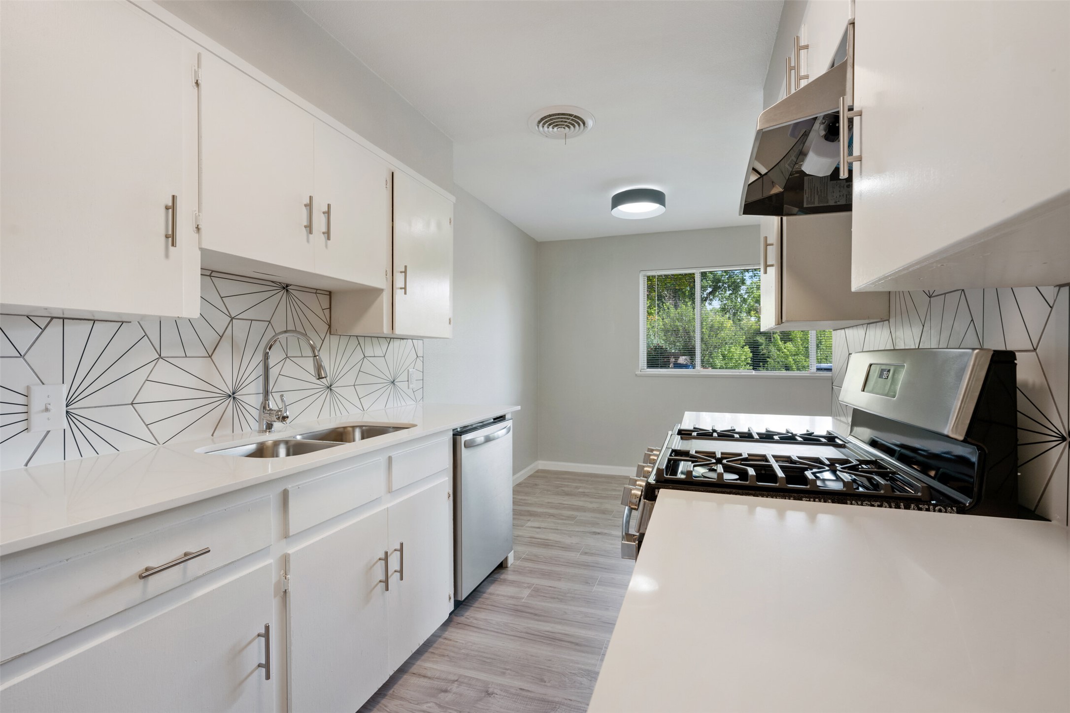 1513 Braes Ridge Drive, Unit B Austin, TX 78723 - Photo 14 of 21