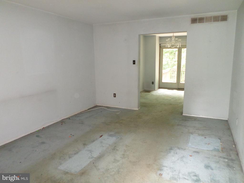 3407 Santee Road Baltimore, MD 21236 - Photo 5 of 22