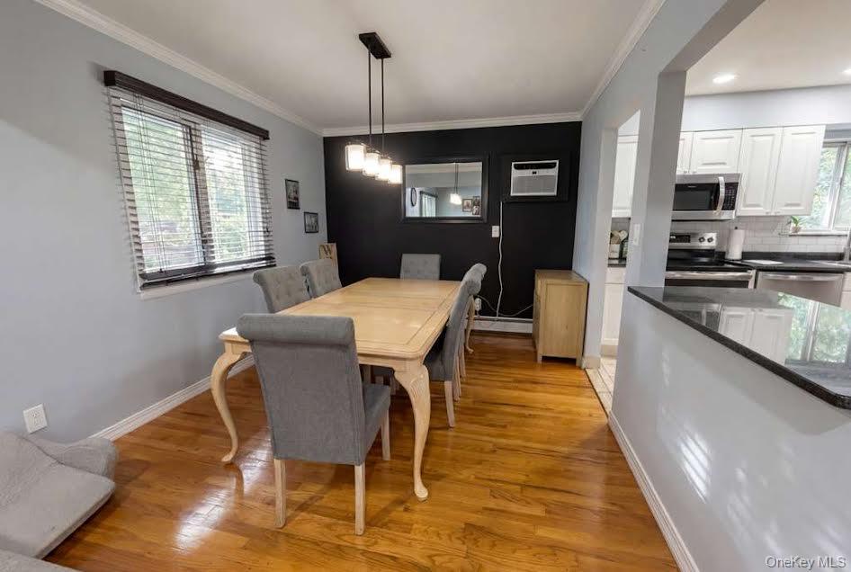 26 Inwood Road Port Washington, NY 11050 - Photo 3 of 5