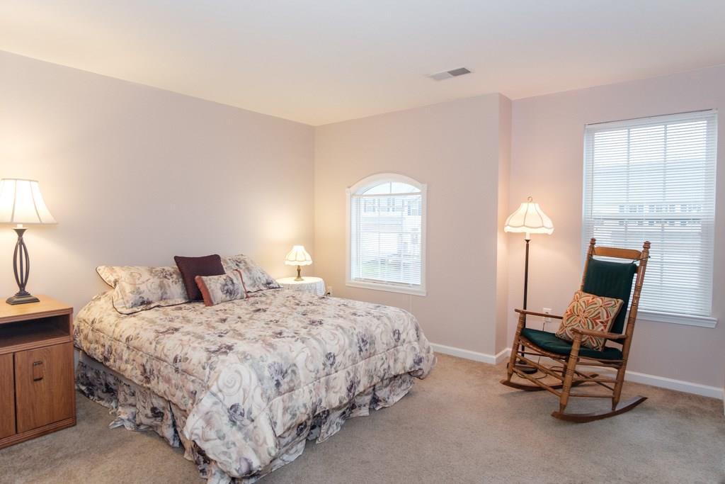 285 Maple Ridge Drive Canonsburg, PA 15317 - Photo 14 of 25 2nd bedroom with lots of natural light.