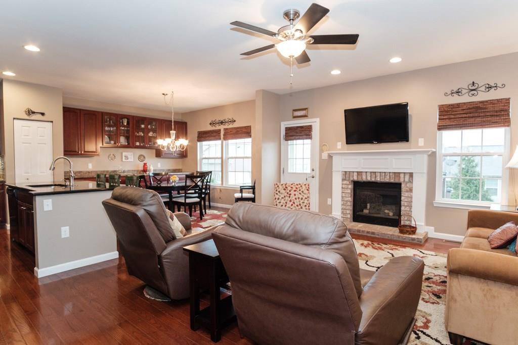 285 Maple Ridge Drive Canonsburg, PA 15317 - Photo 3 of 25 Wide open floor plan for entertaining, hardwood floors throughout first floor.