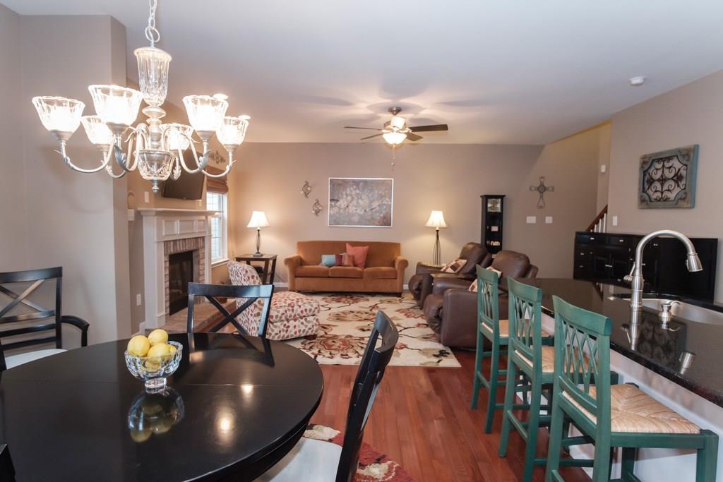 285 Maple Ridge Drive Canonsburg, PA 15317 - Photo 9 of 25 Entertaining is a dream in this house!