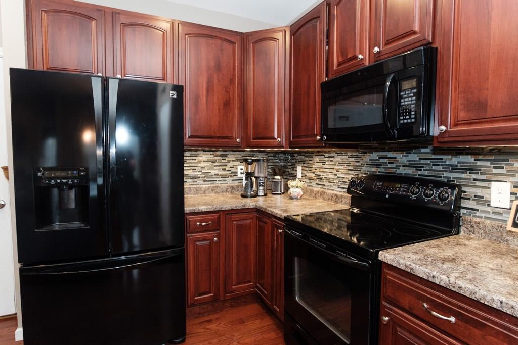 285 Maple Ridge Drive Canonsburg, PA 15317 - Photo 10 of 25 Gallery Image 10