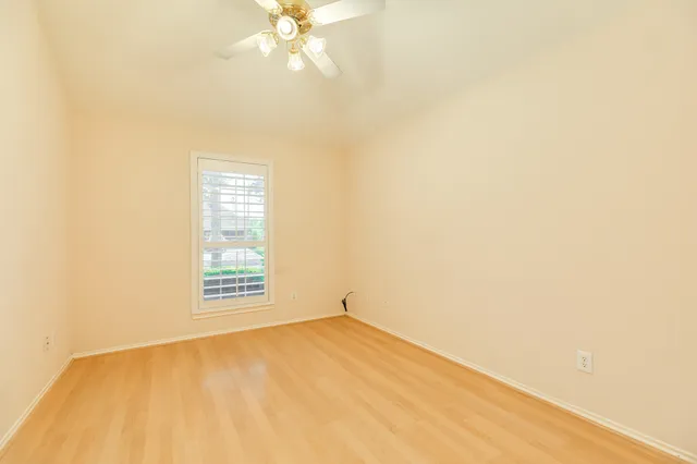 $326,500 | 3739 Crescent Drive, Pearland, TX 77584