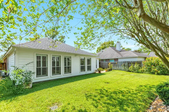 $326,500 | 3739 Crescent Drive, Pearland, TX 77584