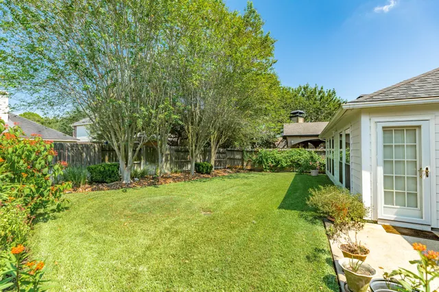 $326,500 | 3739 Crescent Drive, Pearland, TX 77584