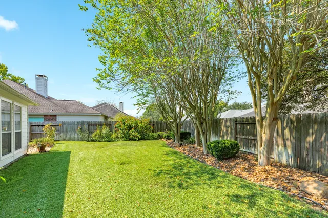 $326,500 | 3739 Crescent Drive, Pearland, TX 77584