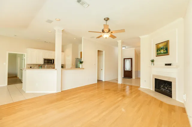 $326,500 | 3739 Crescent Drive, Pearland, TX 77584