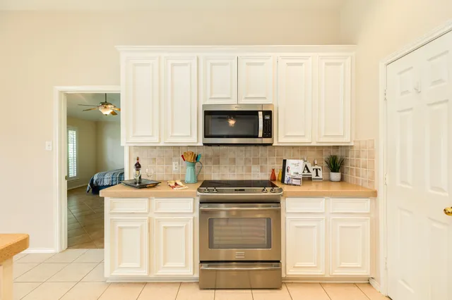 $326,500 | 3739 Crescent Drive, Pearland, TX 77584