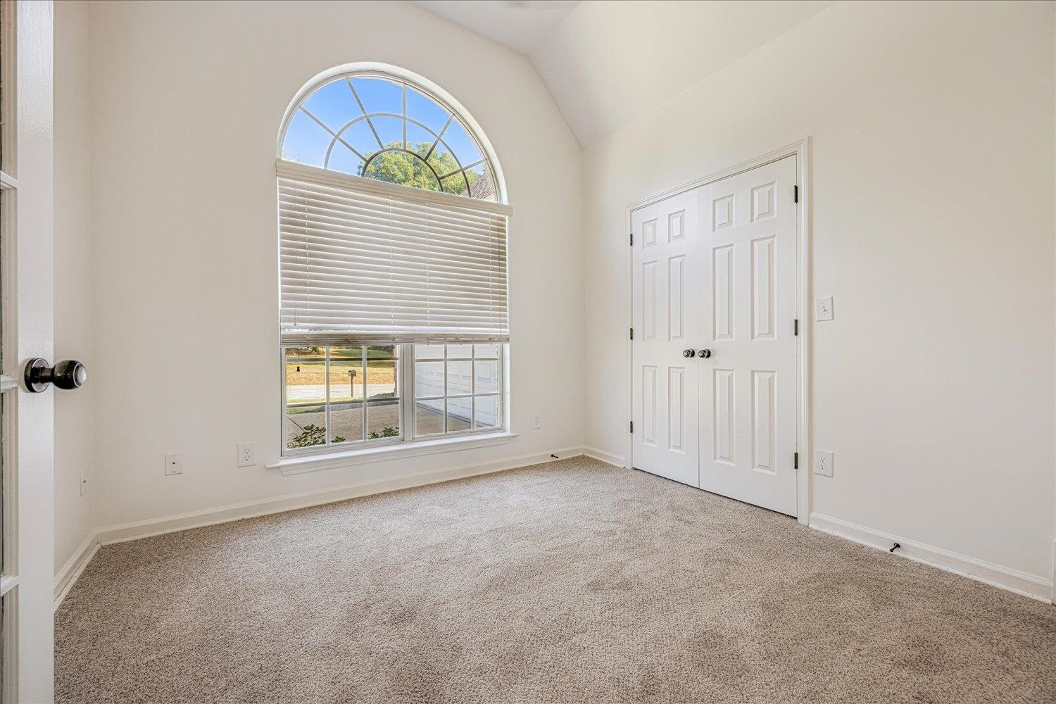 8453 Thor Road Memphis, TN 38018 - Photo 11 of 29 an empty room with a window