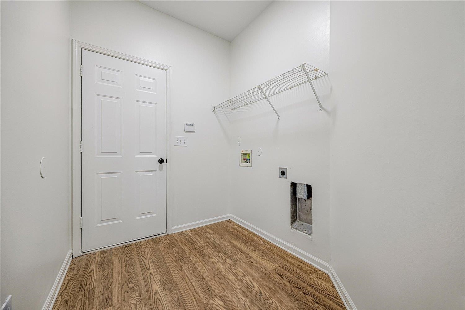 8453 Thor Road Memphis, TN 38018 - Photo 21 of 29 a view of a room with a empty space