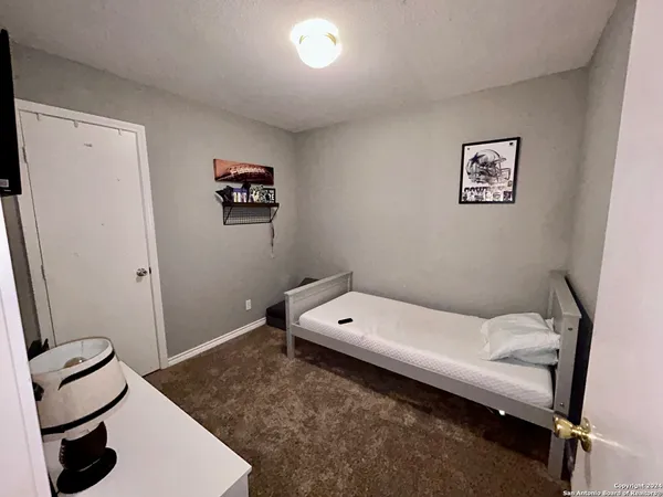 $1,095 | 31 Bratton Drive, Unit 31, San Antonio, TX 78245