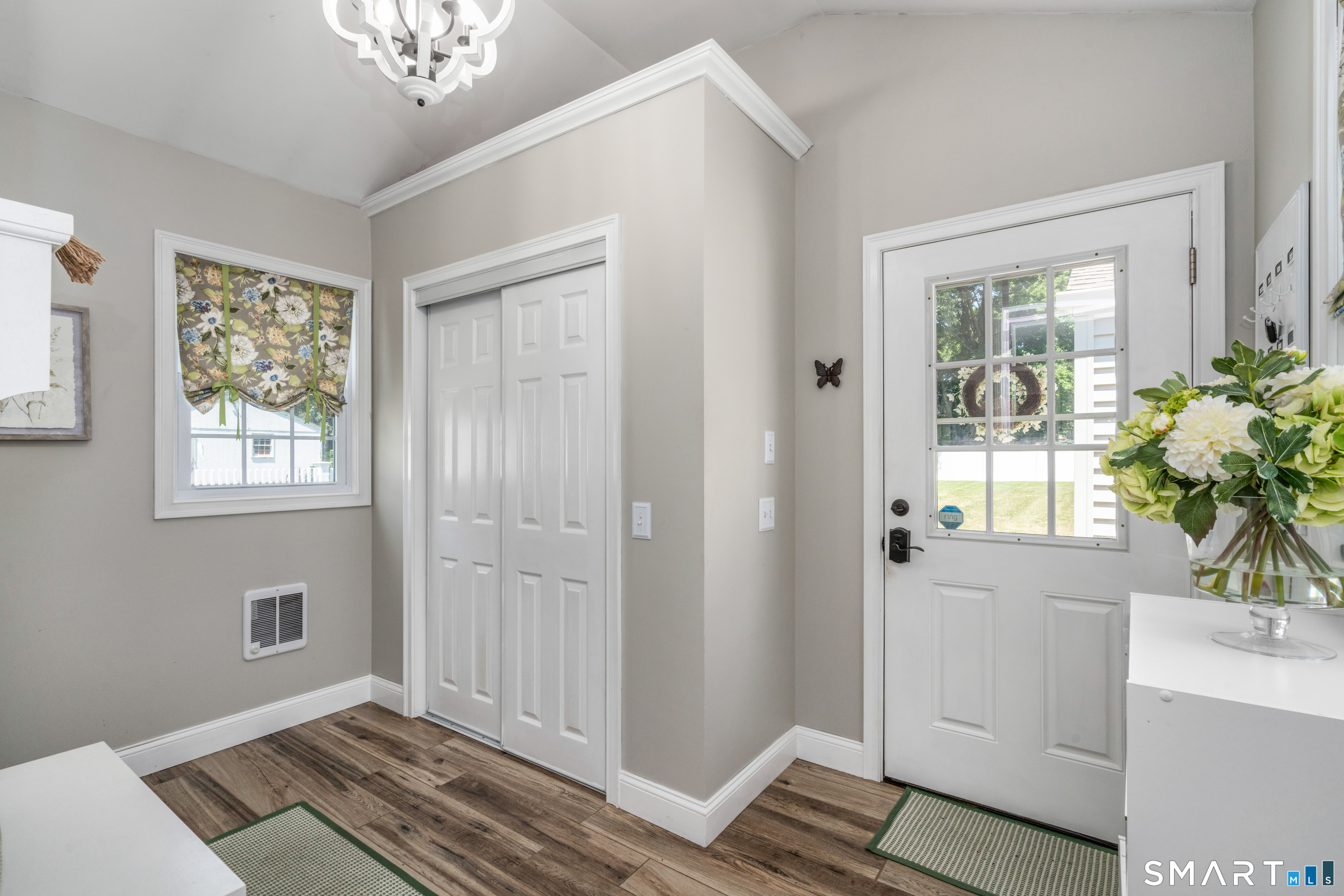 355 Burnham Street Manchester, CT 06042 - Photo 19 of 40