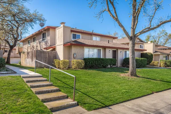 $300,000 | 5736 Shadow Creek Drive, Unit 2, Sacramento, CA 95841