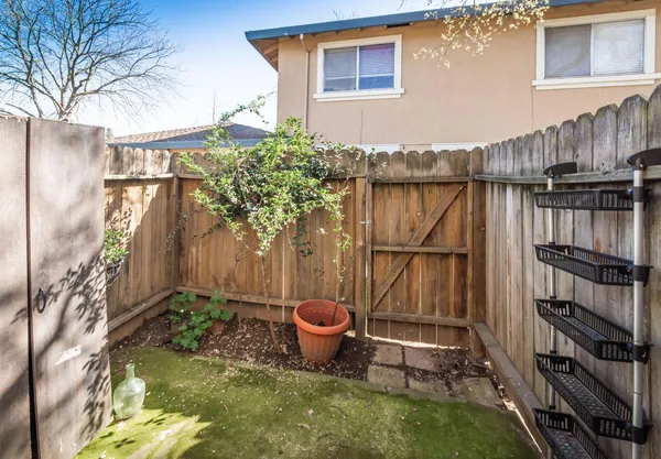 $300,000 | 5736 Shadow Creek Drive, Unit 2, Sacramento, CA 95841