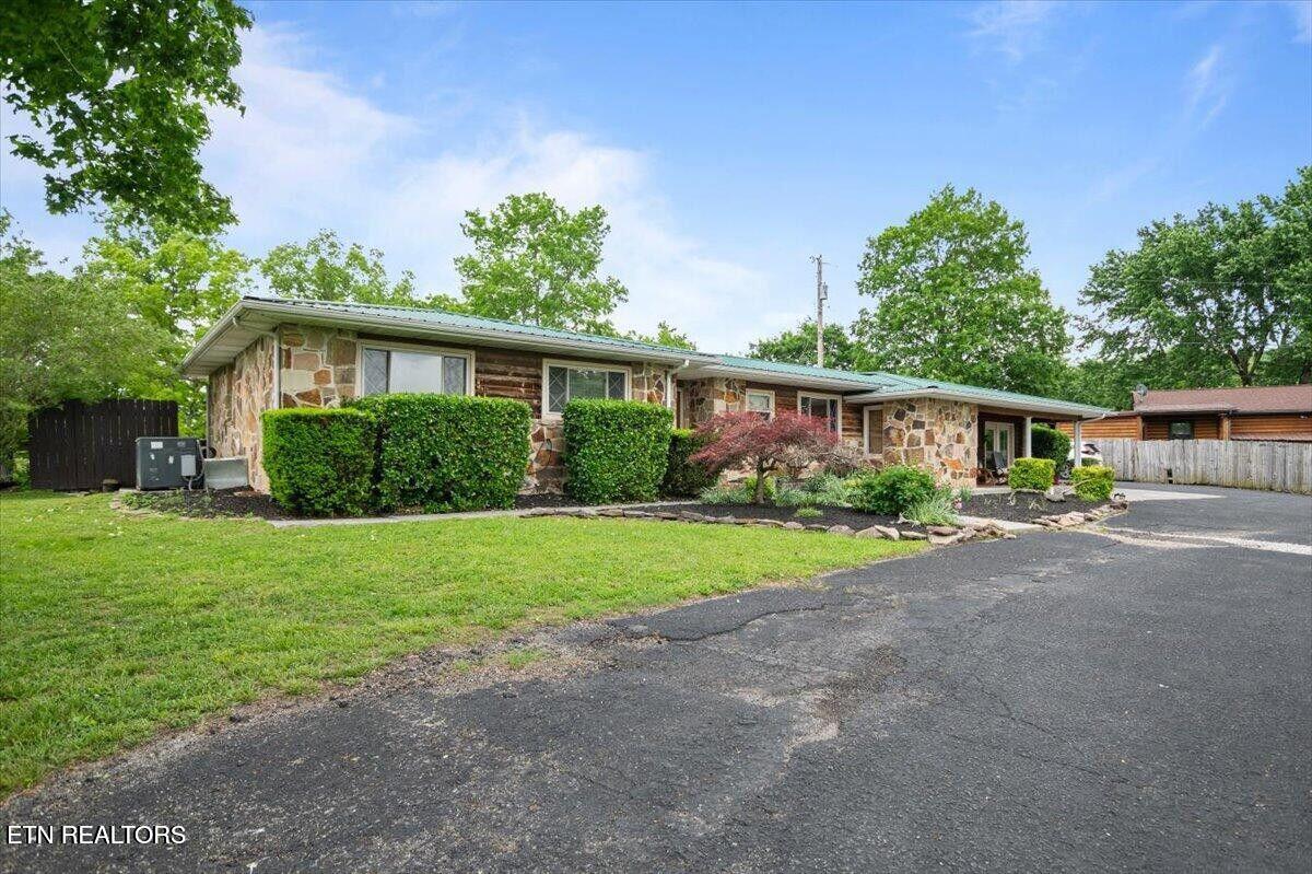 446 Oak Run Road La Follette, TN 37766 - Photo 3 of 50 20250506200705289577000000-o