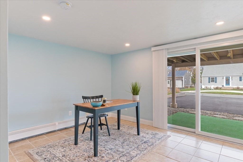 8 Feake Avenue Sandwich, MA 02563 - Photo 22 of 34 a workspace with furniture and window
