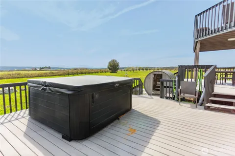 $895,000 | 26987 Highway 20, Oak Harbor, WA 98277