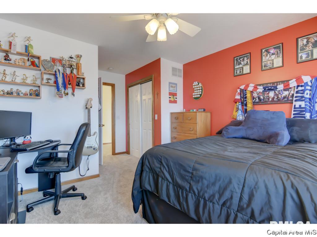 220 Huntington Road Chatham, IL 62629 - Photo 25 of 36 Gallery Image 25