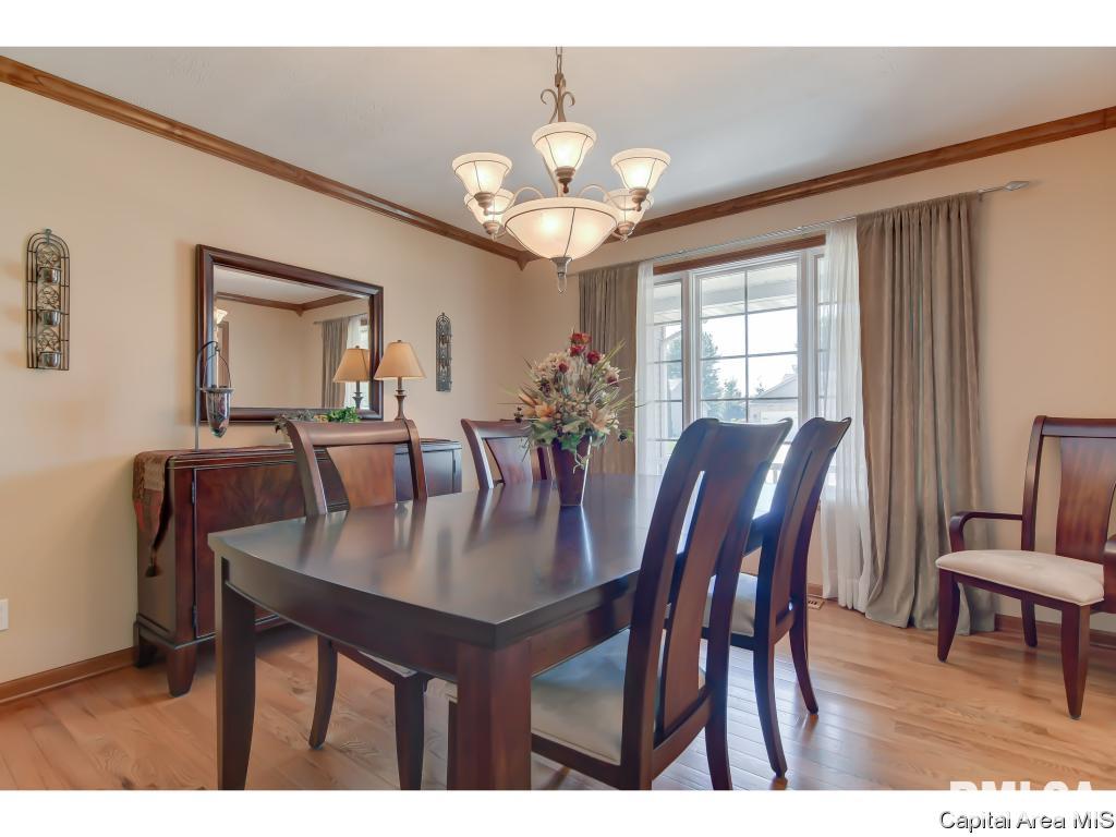 220 Huntington Road Chatham, IL 62629 - Photo 6 of 36 Gallery Image 6