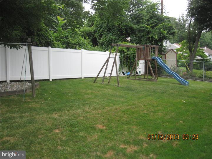 404 Valley View Road Willow Grove, PA 19090 - Photo 2 of 14 Exterior Back