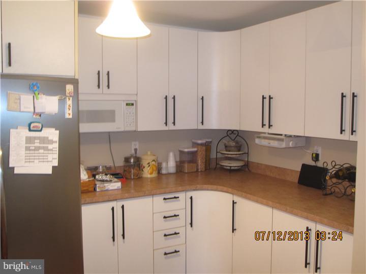 404 Valley View Road Willow Grove, PA 19090 - Photo 5 of 14 Kitchen