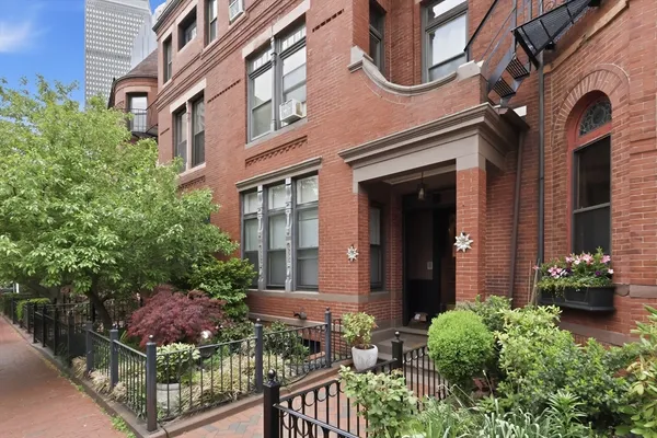$2,400 | 241 West Newton Street, Unit 3, Boston, MA 02116