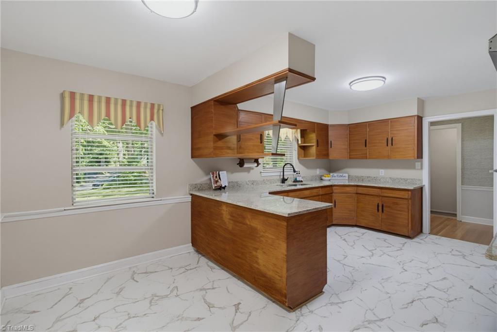 1011 Huntingdon Road Winston-Salem, NC 27104 - Photo 7 of 39