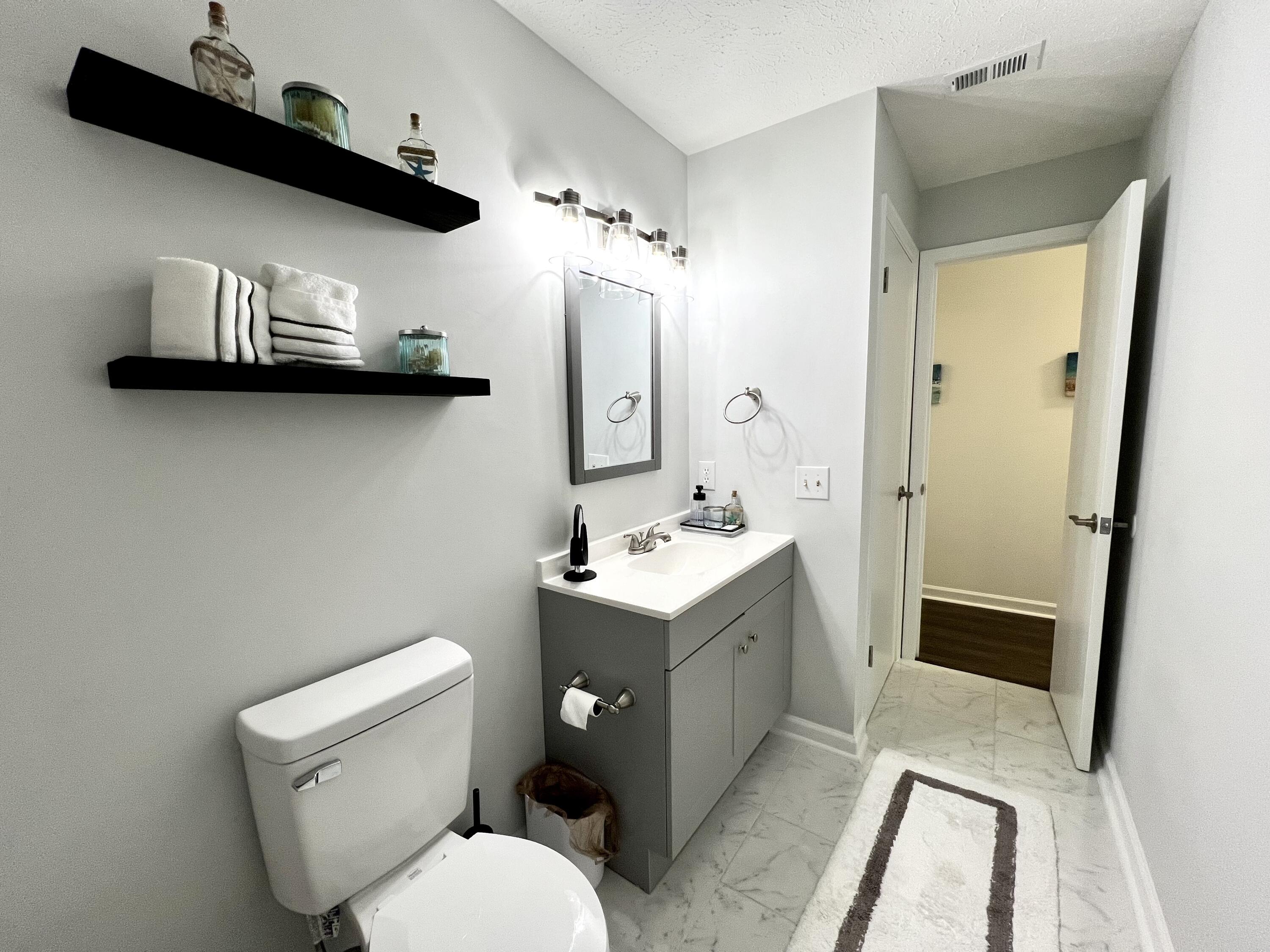 17462 Front Beach Road, Unit 45H Panama City Beach, FL 32413 - Photo 6 of 8 Bathroom