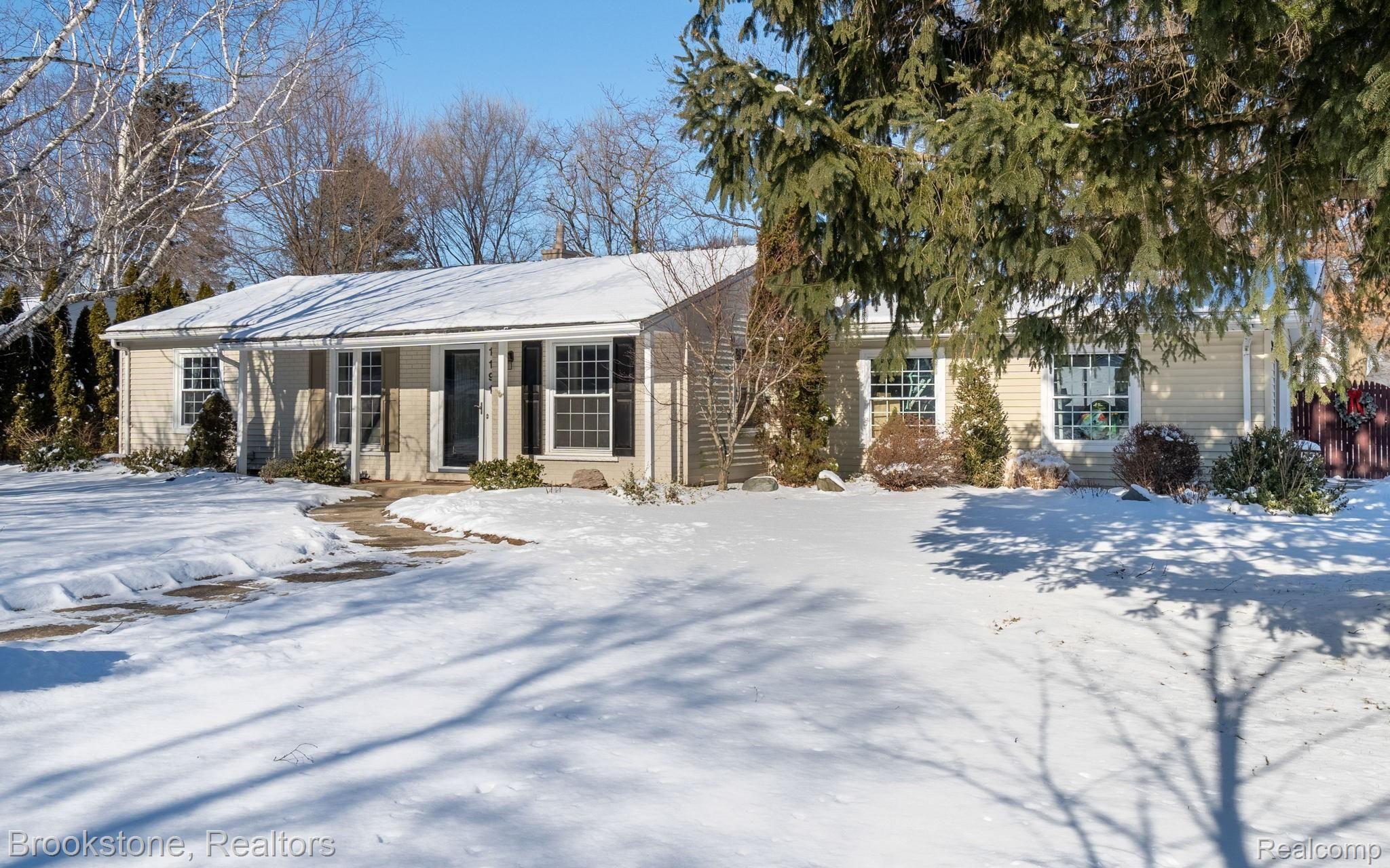 1191 Avon Manor Road Rochester, MI 48307 - Photo 4 of 40 new roof 2019