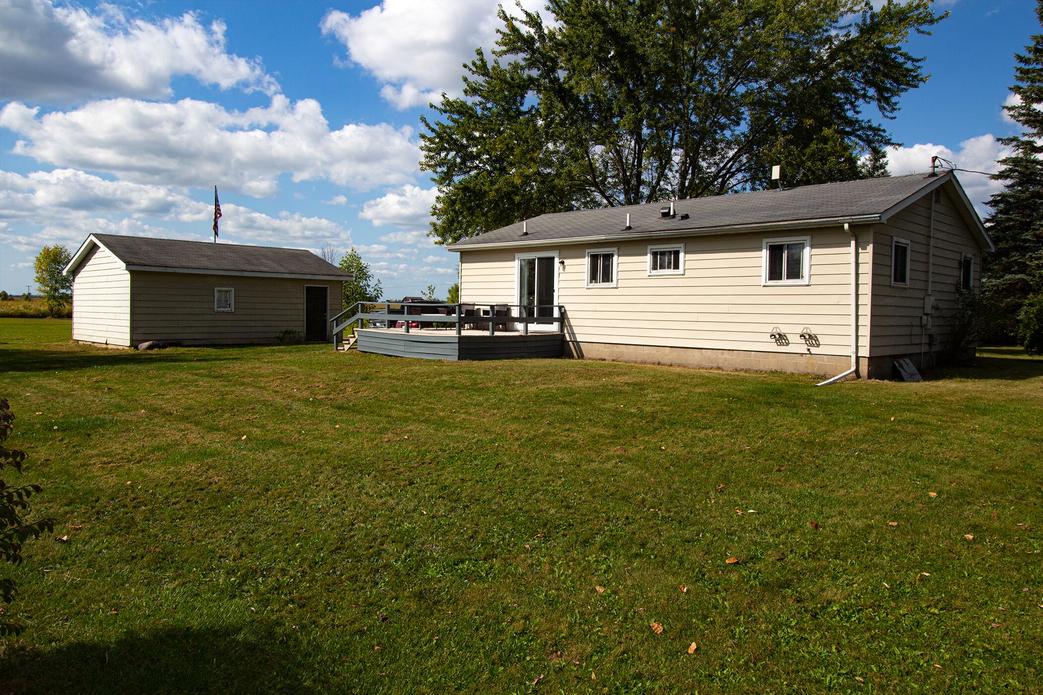 1325 Ritchie Road Gladwin, MI 48624 - Photo 3 of 23 Gallery Image 3