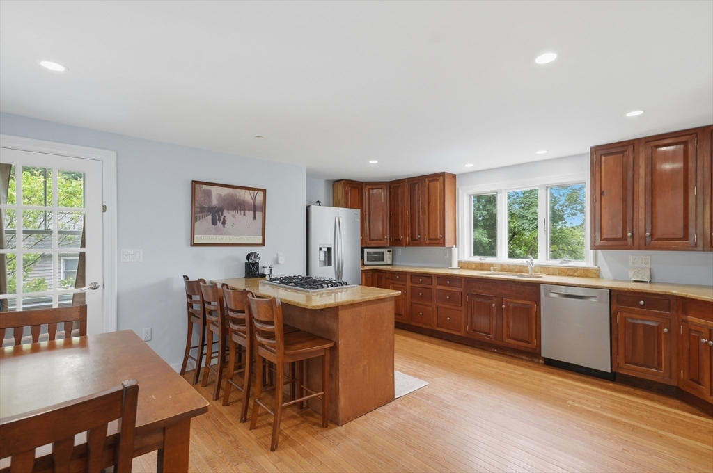 239 Fairmount Street Lowell, MA 01852 - Photo 16 of 42