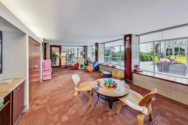 $2,100 | 400 East Randolph Street, Unit 821, Chicago, IL 60601