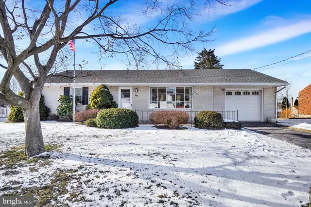 $230,000 | 248 South 6th Street, Mount Wolf, PA 17347