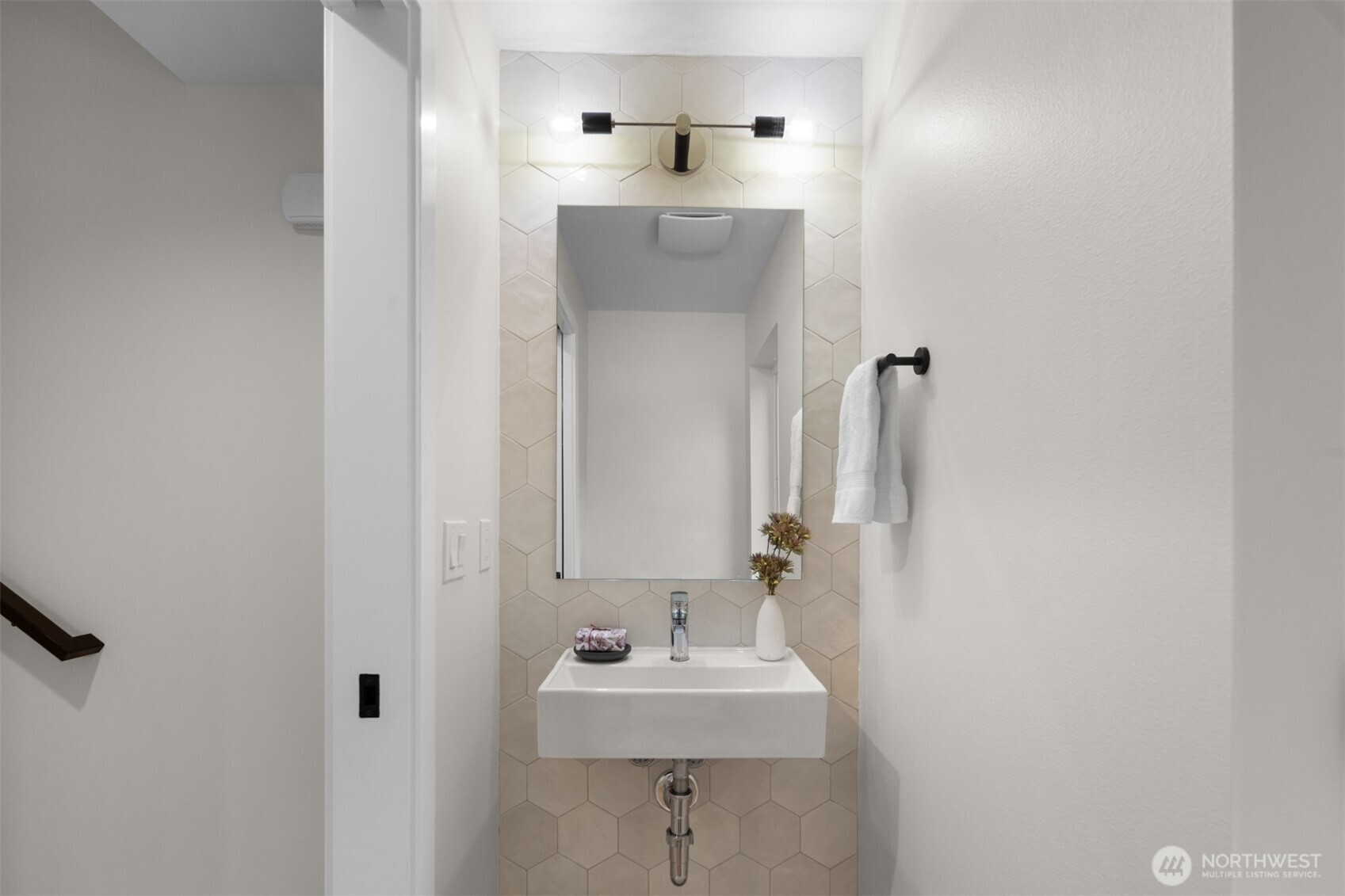 932 Northwest 58th Street Seattle, WA 98107 - Photo 12 of 27