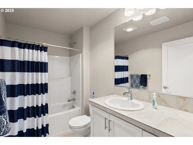 $350,000 | 28750 Southwest Campanile Lane, Unit 207, Wilsonville, OR 97070