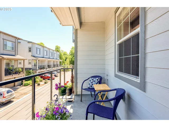 $350,000 | 28750 Southwest Campanile Lane, Unit 207, Wilsonville, OR 97070