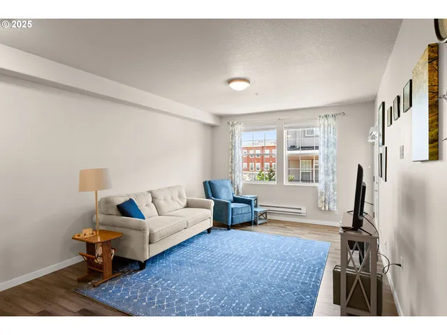 $350,000 | 28750 Southwest Campanile Lane, Unit 207, Wilsonville, OR 97070