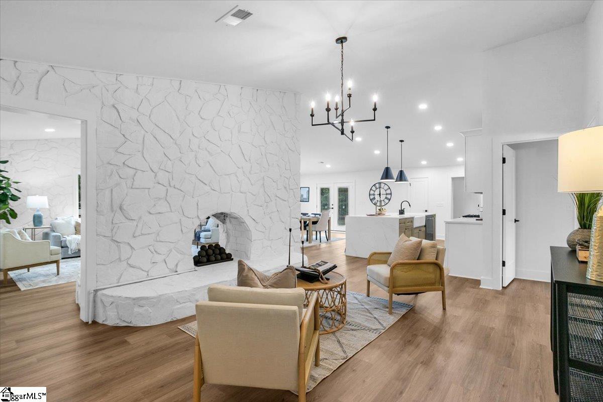 2 Dahlglen Avenue Greenville, SC 29607 - Photo 4 of 25