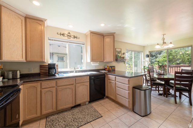 7490 Southcrest Circle Midvale, UT 84047 - Photo 8 of 44