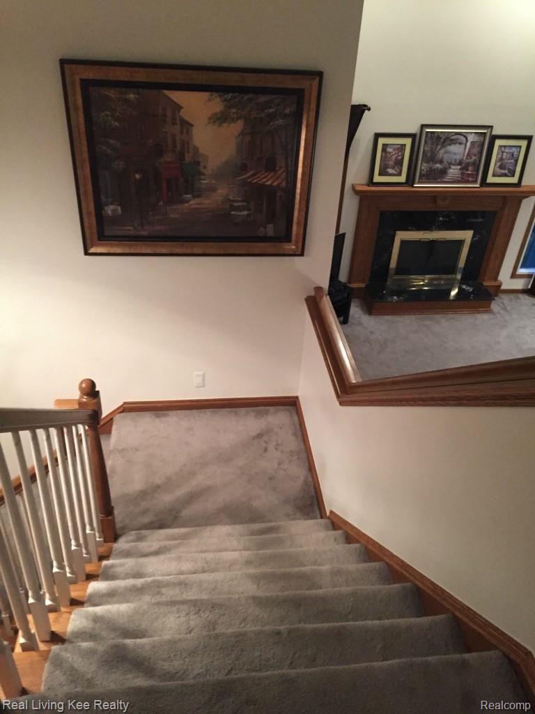 1181 Cobridge Court Rochester, MI 48306 - Photo 9 of 48 12.jpg