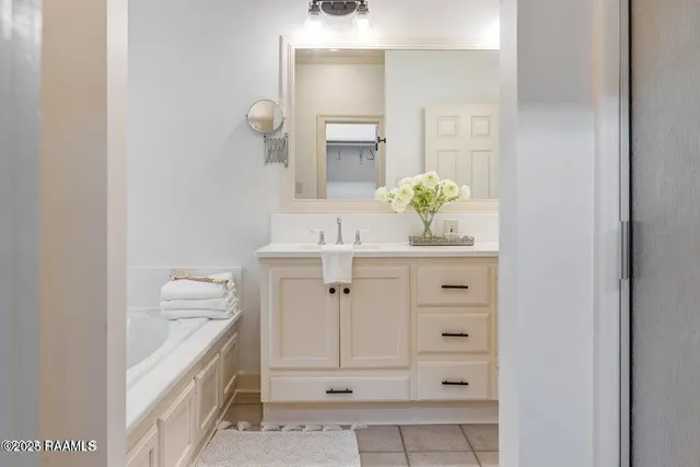 $2,200 | 126 Kingspointe Circle, Lafayette, LA 70508