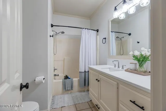 $2,200 | 126 Kingspointe Circle, Lafayette, LA 70508